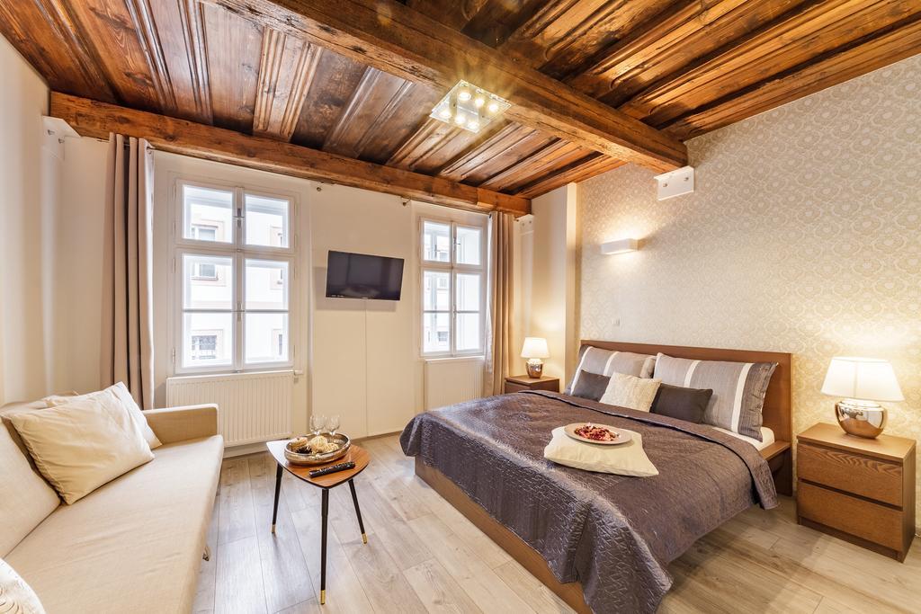 Downtown Royal Apartments Ceske Budejovice Exterior foto