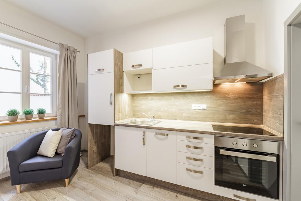 Downtown Royal Apartments Ceske Budejovice Exterior foto