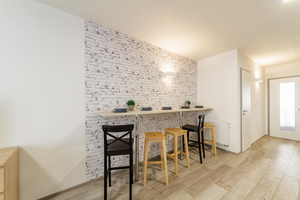 Downtown Royal Apartments Ceske Budejovice Exterior foto