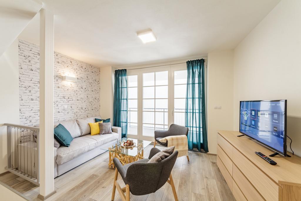 Downtown Royal Apartments Ceske Budejovice Exterior foto