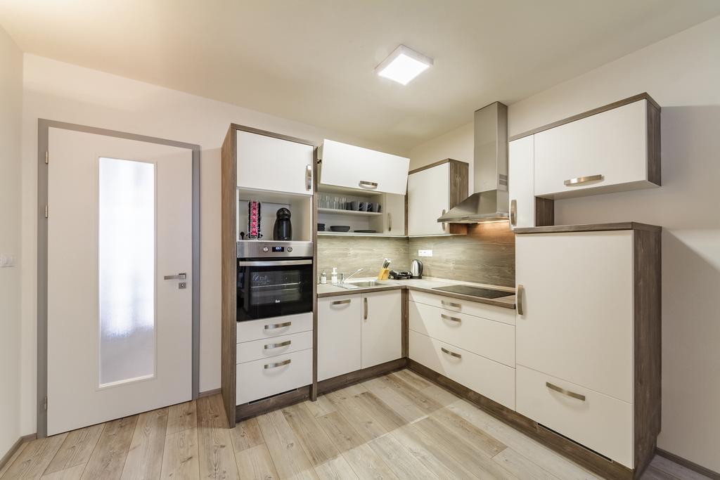 Downtown Royal Apartments Ceske Budejovice Exterior foto